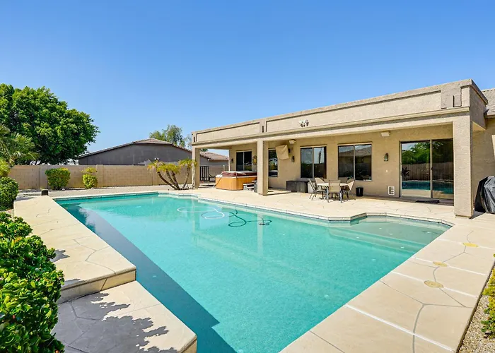 Hiking Days, Hot Tub Soaks! Extended Phoenix Stay Phoenix