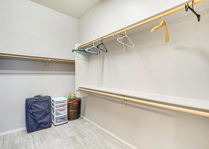 Hiking Days, Hot Tub Soaks! Extended Phoenix Stay